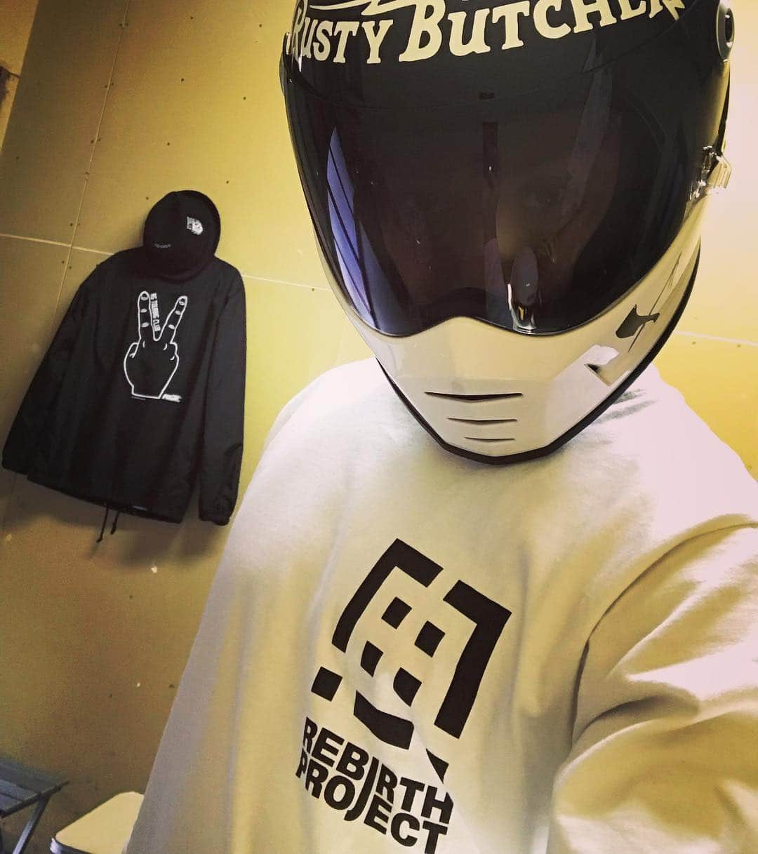 伊勢谷友介さんのインスタグラム写真 - (伊勢谷友介Instagram)「My new met and new long sleeve T shirt.  rebirthproject-store.jp/?pid=123148865 #rebirthproject」10月21日 14時26分 - iseya_yusuke