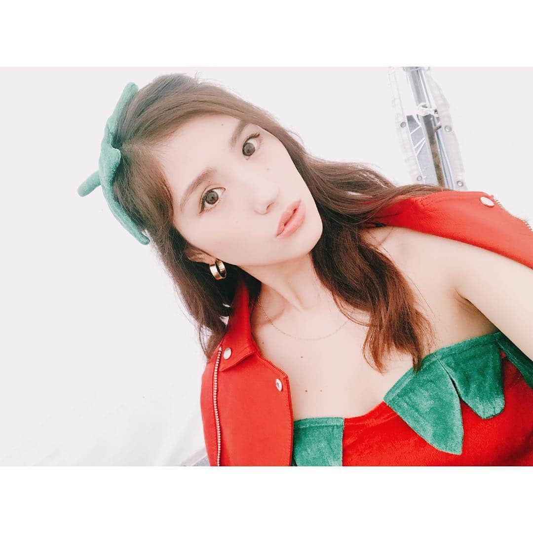 奈津美さんのインスタグラム写真 - (奈津美Instagram)「≫ 今日 明日 は #TSPOOK 🍓 #Fabius の パレード に 参加します！ 頭 に ヘタ 付いてます 🌱てへ ≫ #event #odaiba #Halloween #strawberry #costume #ハロウィン #イベント #お台場 #いちご #すっきりフルーツ青汁 #すっきりレッドスムージー #パレード」10月21日 10時43分 - natsumi_7.2.3