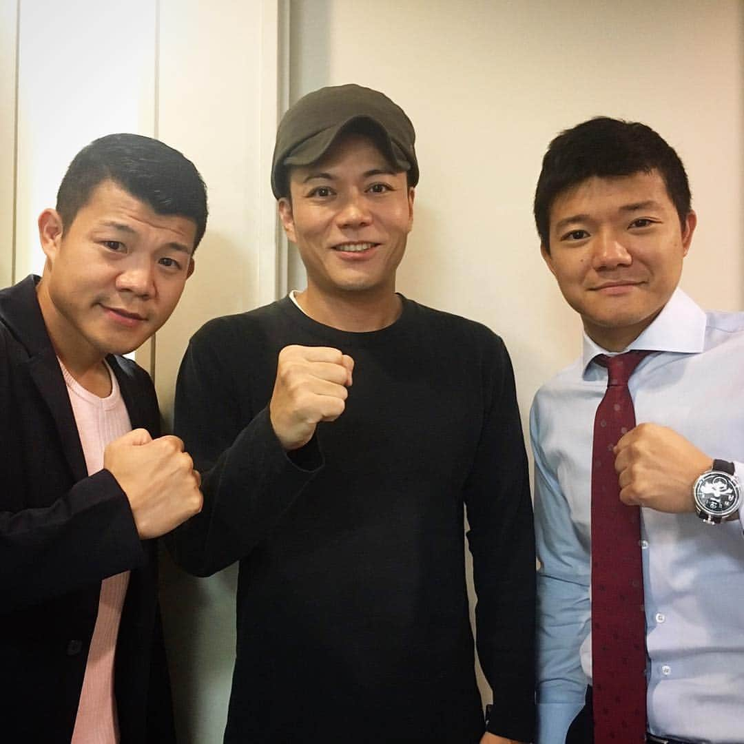 亀田興毅さんのインスタグラム写真 - (亀田興毅Instagram)「皆さん、大毅の競馬好きはご存知でしょうか？ただの競馬好きではございません。競馬に関してはいききってる!! それが高じて関西の競馬番組に定期的に呼ばれるようになった。そして今回は俺も参戦し、出演者の皆さんと白熱の菊花賞レース予想をお楽しみに！ 10月21日(土)深夜1:15〜1:45 関西テレビ「うまンchu♡」 (関西ローカル) https://www.ktv.jp/umanchu/ #シャンプーハット #小出水直樹 #こいで #こいちゃん #競馬 #JRA #うまんちゅ #うまんchu #菊花賞 #G1 #亀田大毅 #競馬マニア #競馬オタク #亀田興毅 #カリスマ #仕上がってる #いききってる #今夜放送」10月21日 15時28分 - kokikameda