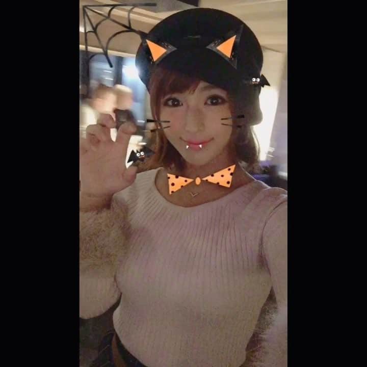 星野ナミのインスタグラム：「ナミこうもり🦇💉 #halloween」