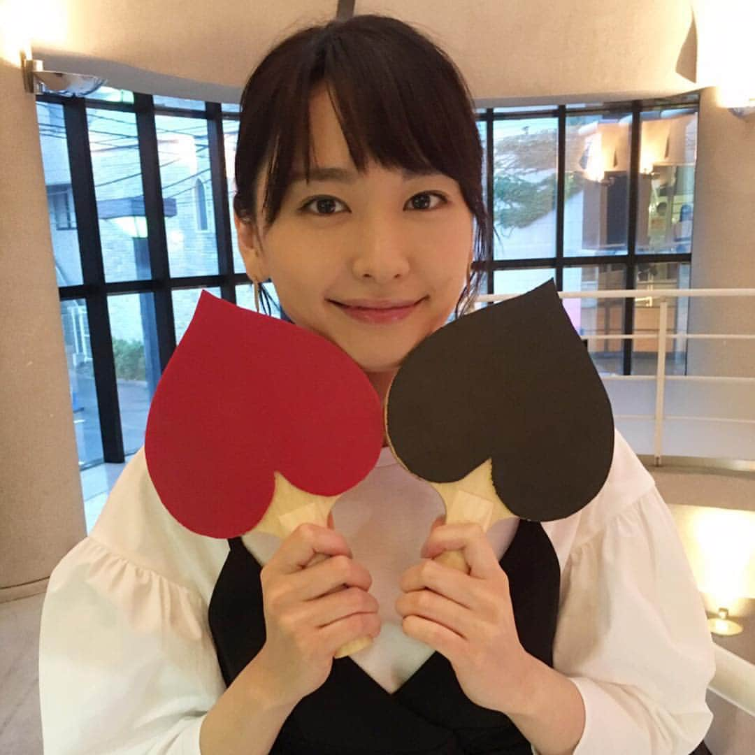 新垣結衣　ファンアカウントさんのインスタグラム写真 - (新垣結衣　ファンアカウントInstagram)「映画ミックス 公開したけどまだ、行けてないんで早めに行きたいです この4枚の写真お気に入り #新垣結衣  #ガッキー  #ミックス  #卓球  #瑛太」10月21日 22時18分 - yui___aragaki___