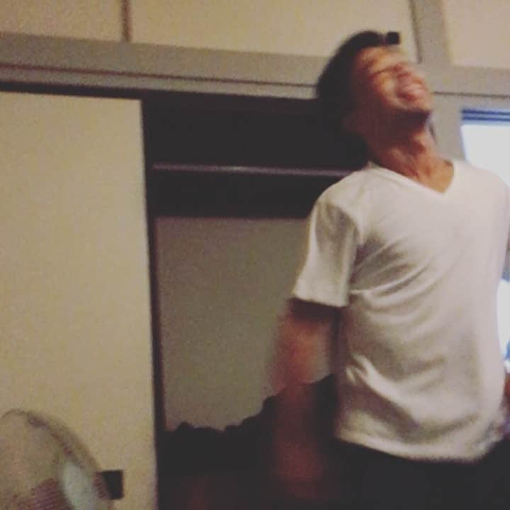 松間雄亮のインスタグラム：「おっさんのT.Tポーズはマジで見てられへんわ。  #KPOP #ウキウキゆうき #ピケ #山1GP優勝 #twice  #TT #同期」