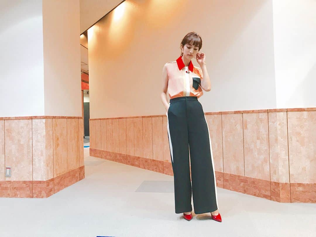 堀田茜さんのインスタグラム写真 - (堀田茜Instagram)「👗 tops: @fendi  pants: @graceclass_official  bracelet,pierce: @grosseglace  heels: @comex_highheel」10月22日 18時26分 - akanehotta