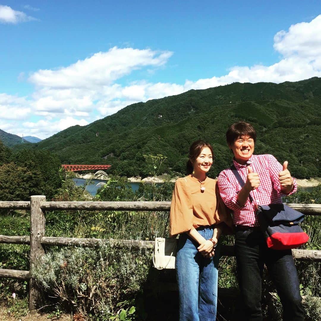 笛木優子のインスタグラム：「明日23日月曜19時より BSジャパン 7ch  出発！ローカル線 聞きこみ発見旅  栃木・群馬のわたらせ渓谷鉄道をレッド吉田さんと楽しく旅をさせて頂きました！ 絶対見てくださいね📺  みなさん、台風にはお気をつけて、良い日曜日を🍁💦☔️❗️」