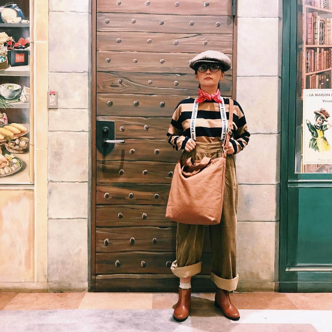 千秋さんのインスタグラム写真 千秋instagram ヒルナンデスの着こなしガールズコレクション 2 次はこの大きなパンツでしたので閃いたテーマは イギリスの新聞配達の少年 さっきフランスだったから すぐアイデアを出さないといけない時 小さい頃からいっぱい