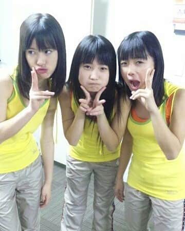 鞘師里保のインスタグラム：「Old but Gold [3/3] I miss them together😢 --; #sayashiriho #suzukikanon #9ki #morningmusume #morningmusume17 #ikutaerina」
