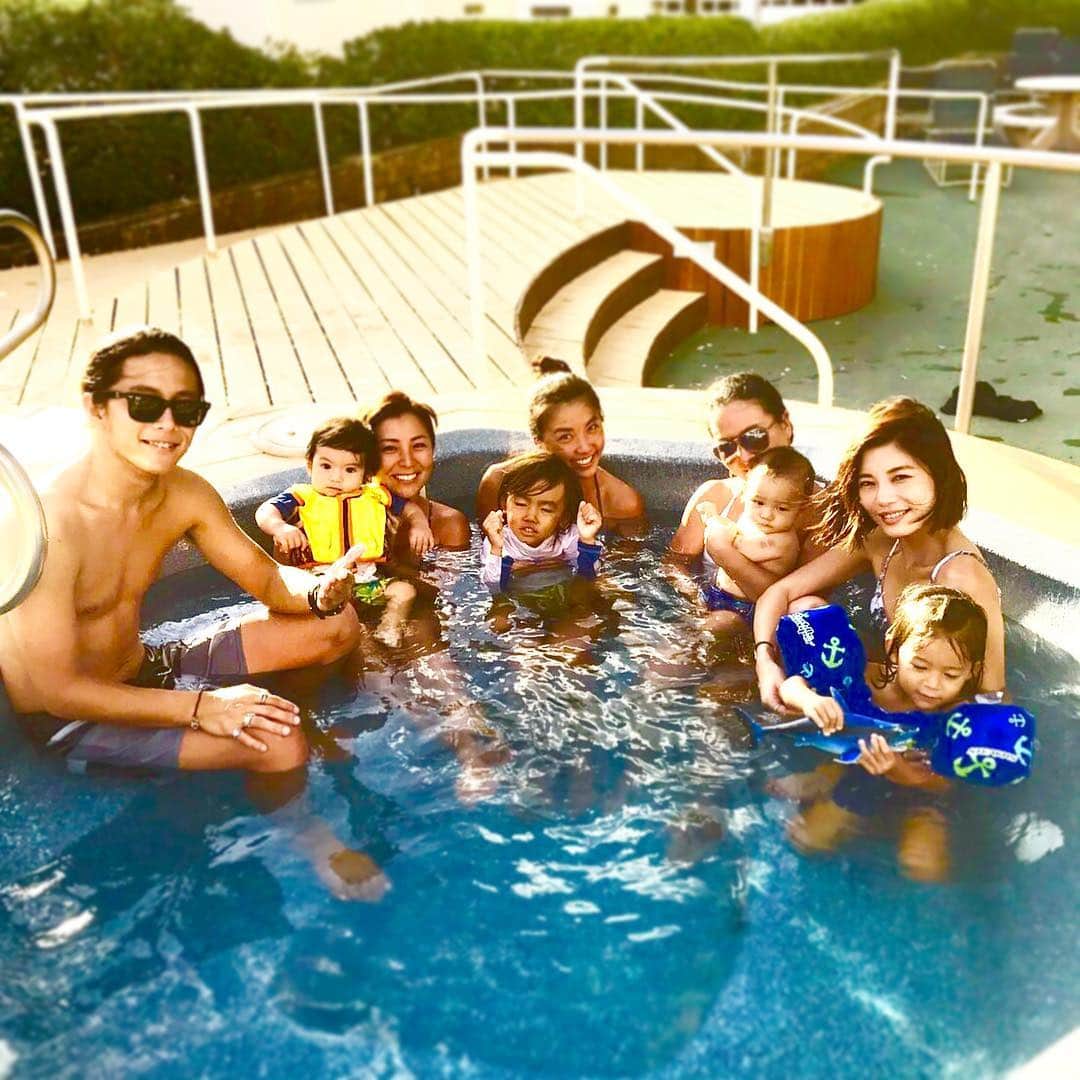 平山美香のインスタグラム：「ジャグジーが温泉化♨️😅 #Jacuzzi #ジャグジー #hawaii #friends」