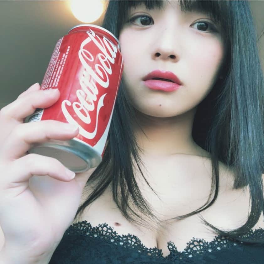 片岡沙耶さんのインスタグラム写真 - (片岡沙耶Instagram)「CocaCola！  Twitterで好評だったので、Instagramにも…！ #片岡沙耶 #cola #saipan」10月22日 20時44分 - kataoka_saya38