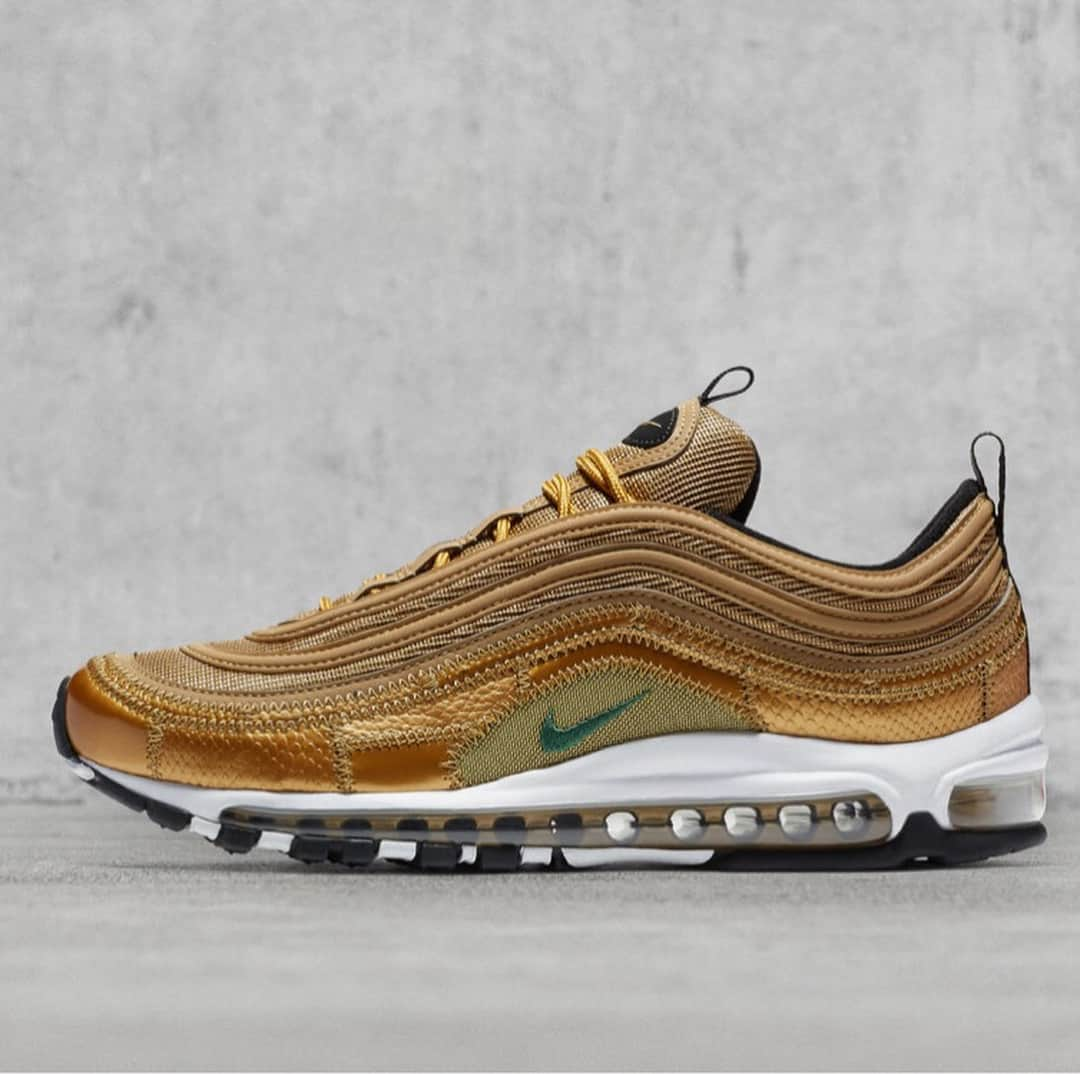 クリスティアーノ・ロナウドさんのインスタグラム写真 - (クリスティアーノ・ロナウドInstagram)「My Air Max 97 CR7’s are available exclusively on the Nike SNEAKRS app today! #Airmax #CR7 Go to Nike.com/SNEAKRS」10月23日 16時01分 - cristiano