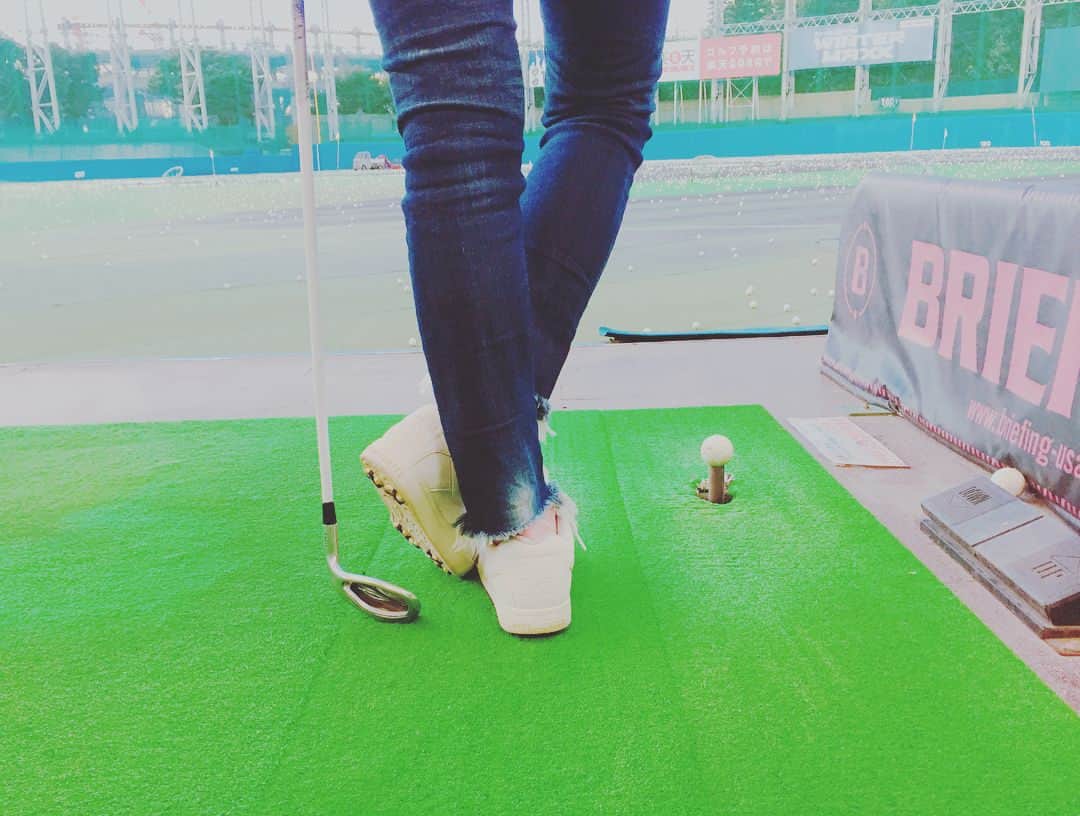園都さんのインスタグラム写真 - (園都Instagram)「. . . やっと晴れたー☀︎ ゴルフ⛳️ベストシーンなのに 悪天候続きでなかなか行けないから せめて練習だけでもと思い、150球も打ってきました。 最高にスッキリ  #打ちっ放し #golf #ゴルフ #ゴルフ女子 . .」10月23日 20時02分 - miyakosono_official