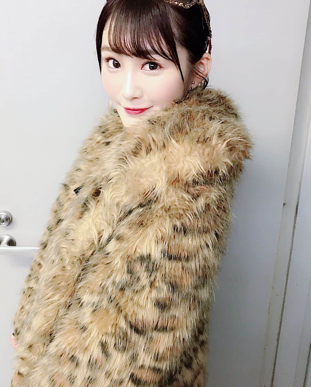 川上礼奈さんのインスタグラム写真 - (川上礼奈Instagram)「. #愛しきナターシャ この衣装すっごく好き🐯♡ 似合ってるって言ってもらえる事 多くて嬉しいの〜笑笑 歌ってる途中は少し暑いけど😂笑 #スライドしてね ♡ #3枚あります ♡」10月23日 23時52分 - rena_kawakami