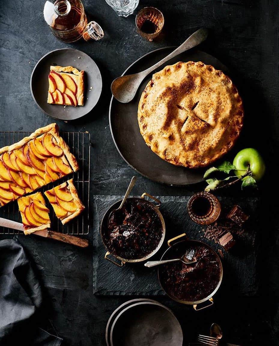 Snapfluenceのインスタグラム：「Pie season is upon us! What’s your favorite kind? We’re partial to any apple pie that looks as good as @stephendevriesphoto’s 🙈| via @stephendevriesphoto」