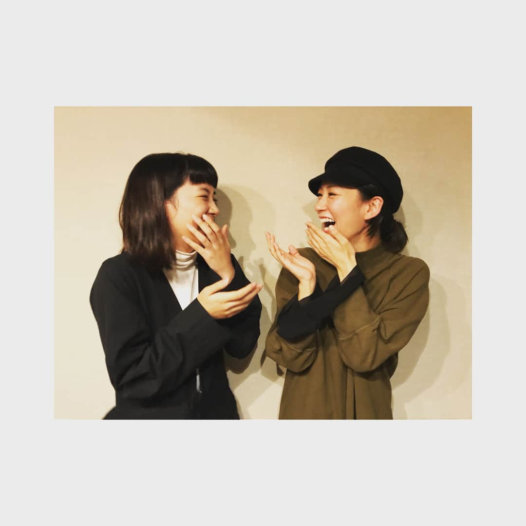 永野芽郁さんのインスタグラム写真 - (永野芽郁Instagram)「・ Girls LOCKSに、 サプライズで水川さんが来てくださいました！！ 突然の嬉しすぎる出来事に涙止まらず😭笑 本当に本当にありがとうございました。☺︎ #大好きな方が目の前にいて #ガン見しすぎて喋ることを忘れてました笑」10月24日 17時24分 - mei_nagano0924official