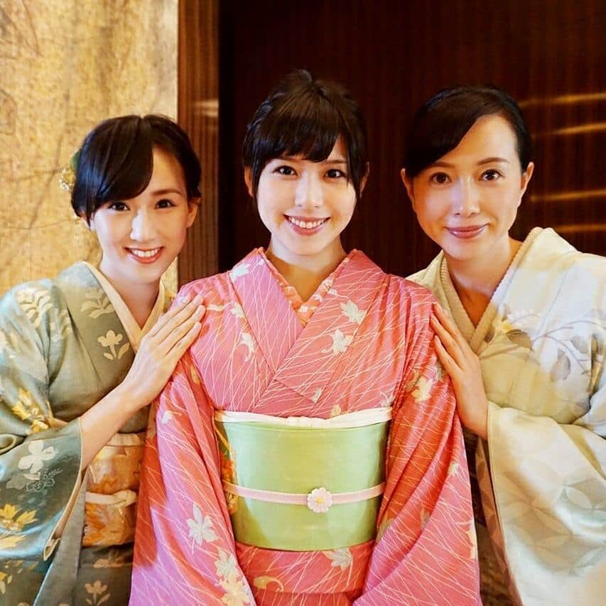 玉木碧さんのインスタグラム写真 - (玉木碧Instagram)「久しぶりの#着物会 #谷中麻里衣 さん #江連裕子 さん #玉木碧 #セントフォース #パレスホテル #お茶 #着物好き #仲間 #それぞれ自分で #着付け #髪飾り 着けるの忘れた😂 #秋晴れ で #着物日和」10月24日 11時44分 - tamaki_aoi.official