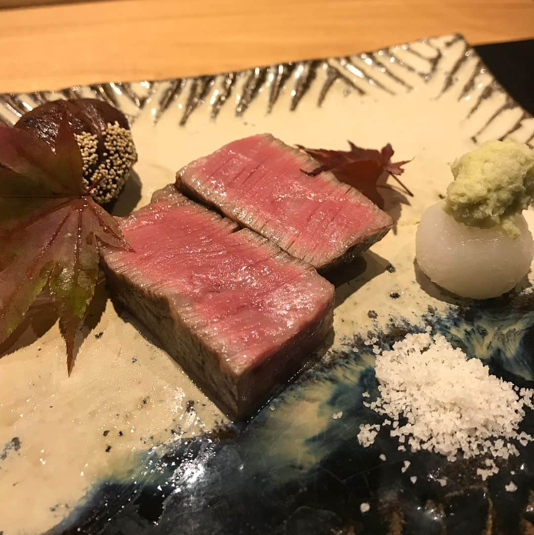 岸川聖也さんのインスタグラム写真 - (岸川聖也Instagram)「美味しい肉料理食べました😋 コースで全品美味しくて、大満足！ また行きたい店になりました！！ #おにく花柳 #肉割烹 #ミシュラン」10月24日 21時00分 - seiya_kishikawa