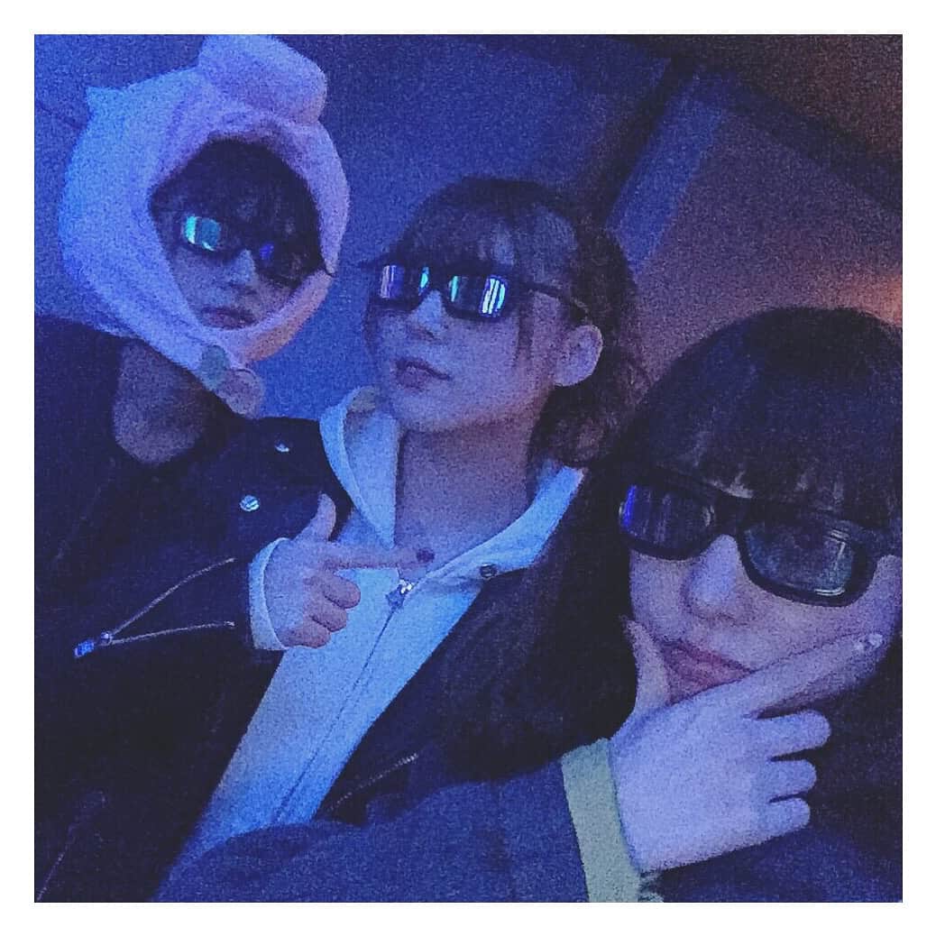 宮島るりかのインスタグラム：「♥ 今年もこのメンツでディズニーハロウィン🎃 何気に結構この３人でディズニーいってる（笑） 来年もいけたらいいな👻 * #ハロウィン #Dハロ #ディズニーランド  #Disney」