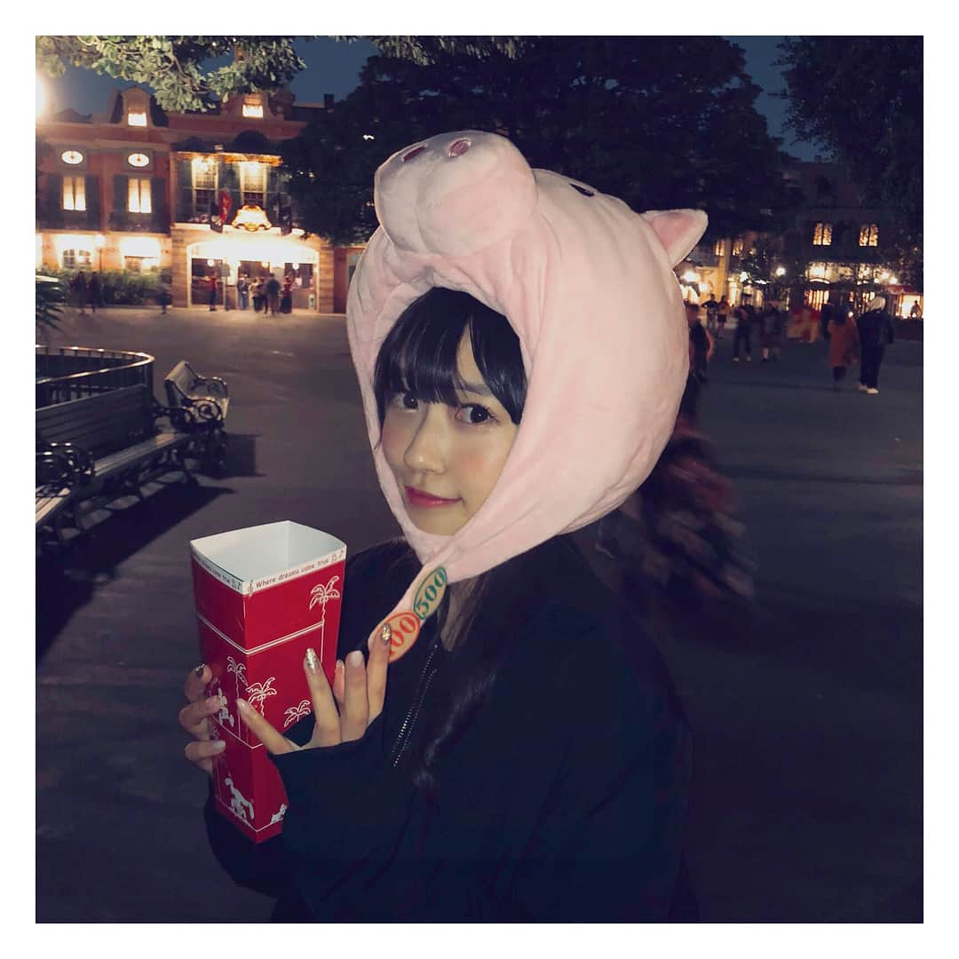 宮島るりかのインスタグラム：「ただのぶた🐖 * #ディズニーランド #ディズニー #Disney #Dハロ #ハロウィン #Halloween  #얼스타그램  #친스타그램 #옷스타그램」