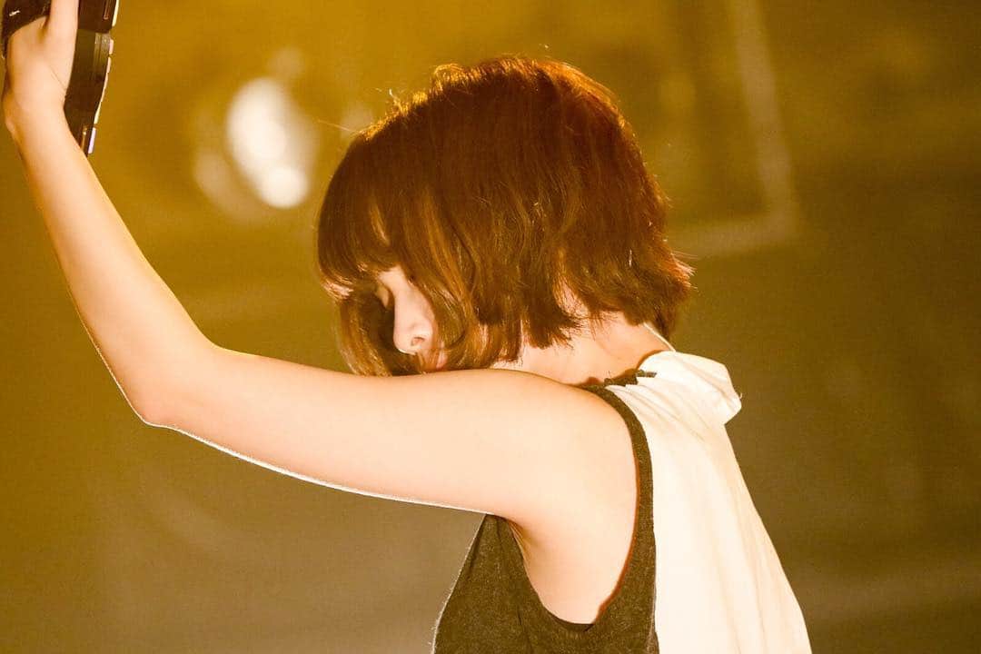 のインスタグラム：「ライブ連続の 週末でしたが どれも 楽しかった🌿 今週末も 学園祭ライブ やったるで。 photo by @vizkage」