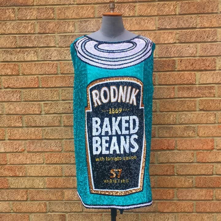 ロドニクのインスタグラム：「🇬🇧💥👅SEQUIN bAKED BeANs can DReSS @therodnikband 💎 #therodnikband #bakedbeansdress #popfashion #rodnik #bakedbeans #pop #rodnikband #popartfashion #popclothing #wearableart 💥🎨🎨🎨🎨🎨」