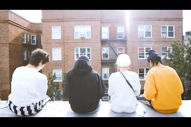 UlalaGirlのインスタグラム：「@see.you.yesterday.2017 promotion video NYC ver. . Film/Edit @john_san  Music / on my block .  撮影中のオフショットまとめてムービーにしてもらった🌹 女の子のモデル全員バックれられて急遽麗が入った日😂😂」