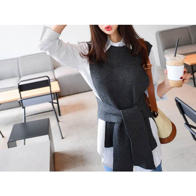 HANILOOKのインスタグラム：「- ストライプシャツ&ニットベストセット・全3色 →¥5,600- ストライプシャツとニットベストがセットになりました💓 ニットベストはウエストマークにもなるデザインなので、シンプルにまとめても安心です✨ #hanilook #ハニルック #instafashion #fashion #outfit #ootd #ファッション #コーディネート #アウトフィット #コーデ  #今日のコーデ #今日の服 #カジュアルコーデ #大人カジュアル #シンプルコーデ  #ootd_kob #ブラウス #ニット #ニットベスト #レイヤードコーデ #重ね着」