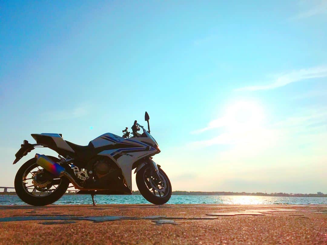 ふわり結愛のインスタグラム：「過去pic投下します✨  #motorcycle#motorsport#motosport#Japan#honda#hondaが好きだ#cbr#cbr400r#nc47#バイク#バイク女子#バイクが好きだ#sea#過去pic#元グラビアアイドル#元バグース専属グラビアアイドル#av女優#sod#月刊sodアルバイト#君に惚れた！#プライムエージェンシー」