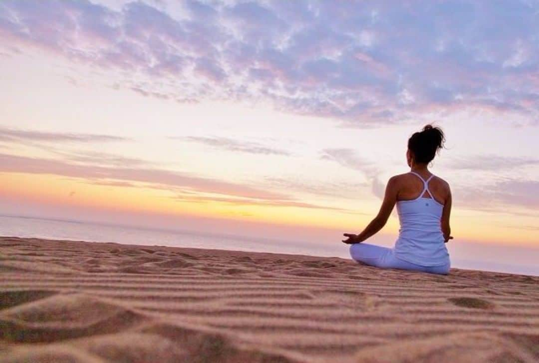 じゃらん遊び・体験予約のインスタグラム：「鳥取砂丘でサンセットYOGA！？ 広大な砂丘と青い海がどこまでも続く光景に感動間違いなしの体験をじゃらん遊び体験で今すぐ予約✨ .⠀ . ⠀ #jalan_asobi タグを付けて頂いた投稿の中から @jalan_activity 担当者がピックアップした作品を紹介しています！ いいね&コメントお待ちしております✨⠀ .⠀ ＼✨じゃらん遊び・体験フォトコンテスト開催中✨／ 選ばれた方は、『関東・東北じゃらん、東海じゃらん、関西・中国・四国じゃらん、じゃらん九州』に掲載されます！⠀ ▶︎詳しくはホームのURLをチェック! @jalan_activity⠀ .⠀ .⠀ #じゃらん遊び体験予約 #instagramjapan #tokyocameraclub #土曜日の小旅行 #ig_japan #wu_japan #lovers_nippon #team_jp_ #photo_shorttrip #s_shot #東京カメラ部 #jp_gallery #japan_daytime_view #体験 #アクティブ女子 #外遊び #観光 #絶景 #日本の絶景 #女子旅 #カメラ女子 #旅好きな人と繋がりたい #旅好き #鳥取  #goproのある生活 #ローカル #yoga #砂丘ヨガ」