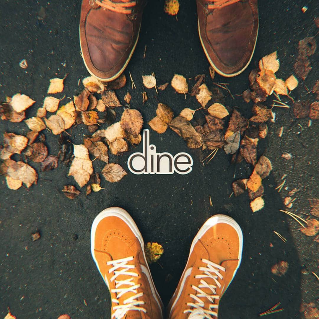 Dine - More Dates, Not Swipes.のインスタグラム：「Autumn love~ #myguy #mygirl #loveyou #fall #foliage」