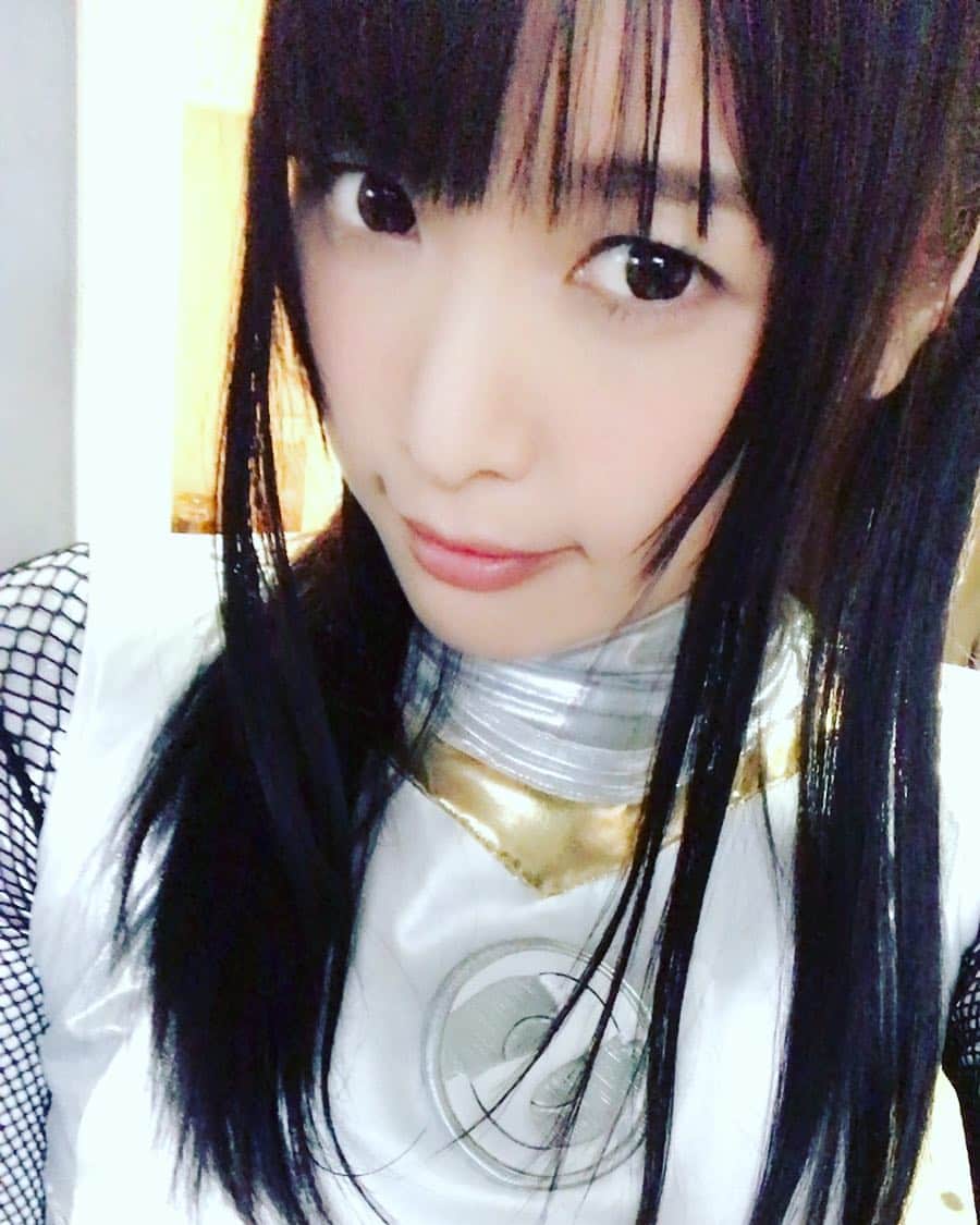 新村あかりのインスタグラム：「GIGAさんで撮影でした #giga」