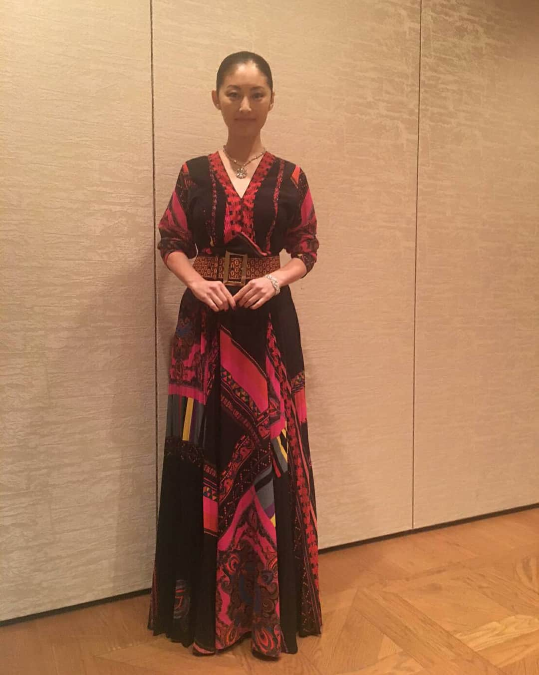 常盤貴子さんのインスタグラム写真 - (常盤貴子Instagram)「東京国際映画祭！！ 「花筐」の皆んなでレッドカーペットを歩けた幸せ💕 なんと、28日の上映チケットは2時間で完売だったらしい。  色も形も絶妙✨素敵なロングdressはETRO。 存在感がハンパないアクセサリーはGRAFF。  夢のような時間でしたぁ(^^)」10月26日 2時06分 - takakotokiwa_official