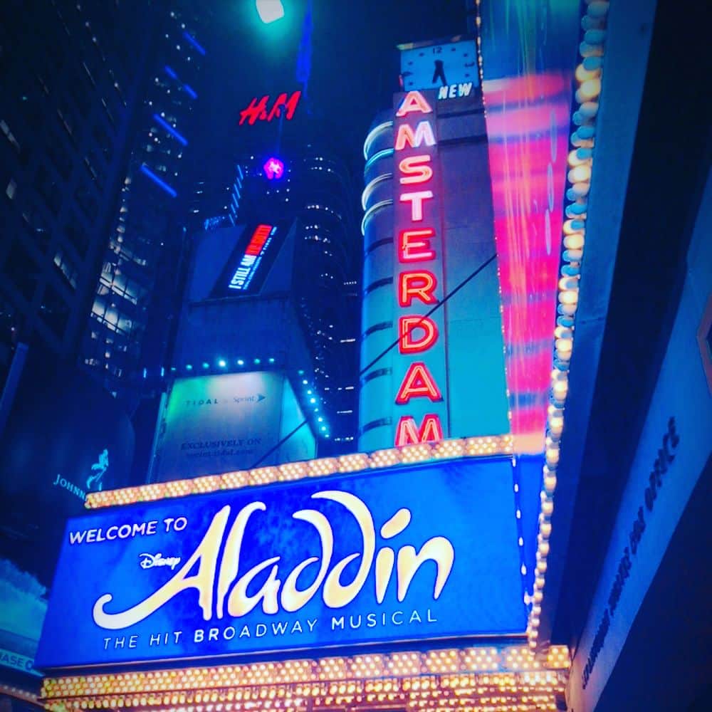 ぷりあでぃす玲奈さんのインスタグラム写真 - (ぷりあでぃす玲奈Instagram)「Aladdin on Broadway✨ . まさか2列目で観られるとは！！ 心からのスタンディングオベーションをしたのは、初めて。 . NYCに導いてくれた様々な縁とタイミングに どうやって感謝したらいいのかわからないです😂 #timessquare #タイムズスクエア  #newamsterdamtheatre  #aladdinonbroadway #アラジン  #nyc #genie #love #orchestra」10月26日 14時54分 - pleiadesreina
