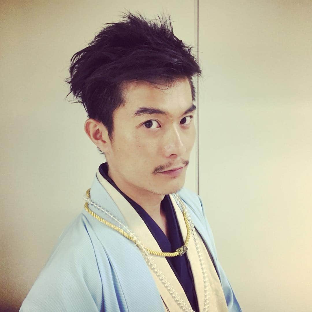 庄野崎謙さんのインスタグラム写真 - (庄野崎謙Instagram)「和装。 久しぶりに着物着ると、気が引き締まるな。 日本の伝統の素晴らしさを感じる。」10月26日 20時47分 - shonozaki_ken