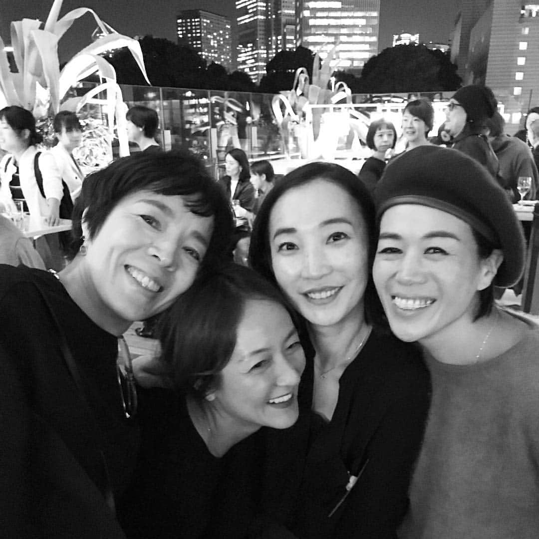 早坂香須子さんのインスタグラム写真 - (早坂香須子Instagram)「まさに太陽の様に会う人みんなを笑顔にするマリソル編集長の杉野さん、  震災の時にも一緒に撮影していたいつも頼りになる杉浦さん、 マリソル10周年、本当におめでとうございます‼️ エディターの長谷川玲子 ...