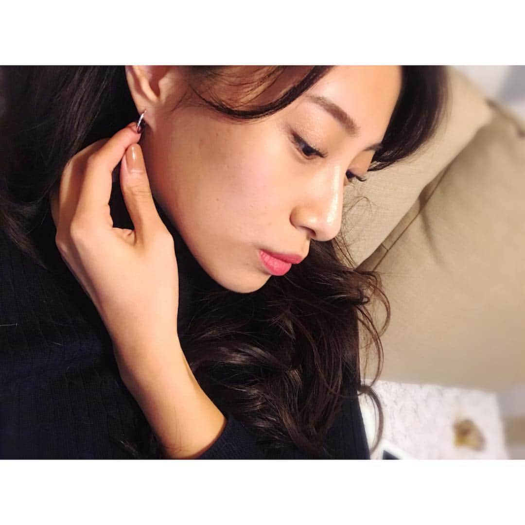 染谷有香のインスタグラム：「最近はネイルもアクセサリーもシンプル。そんな気分です💎 .  #Earrings #followalways #tagsforlikes #instagood #someyayuka #girl #tokyo #japan #selfie  #love」