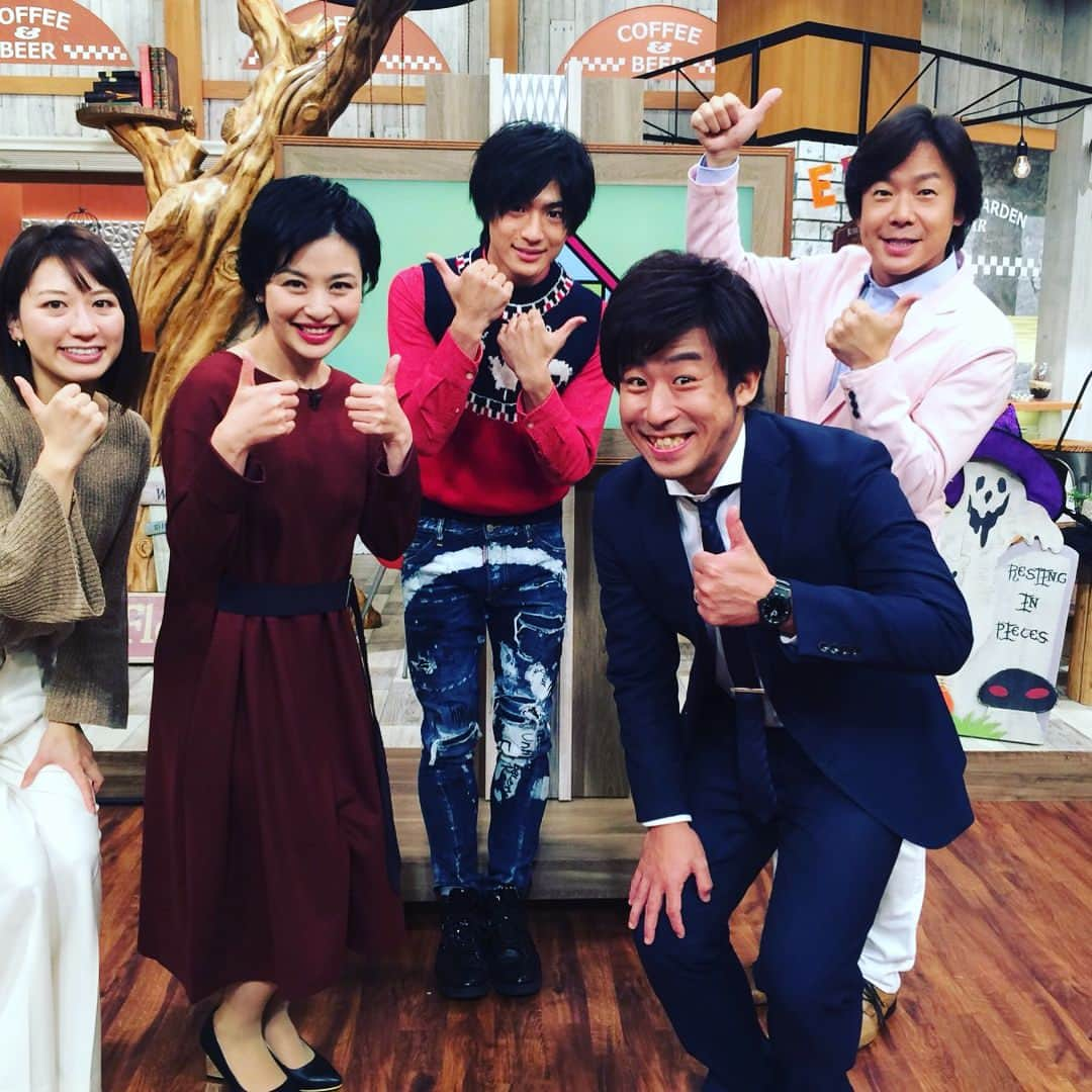 菊地浩輔さんのインスタグラム写真 - (菊地浩輔Instagram)「#中京テレビ #ぐっと #朝の生放送は #爽やかな空気感だった！ #また勝手にお邪魔しちゃおう。 #佐藤弘道さん #前田麻衣子アナ #稲村沙綾アナ #マジックプリンスの #平野泰新くん #はやりば #いつもありがとうございます #ともしげくんと白井 #種類の違う #ヤバい奴の #共演 #大島麻衣さん #佐野祐子アナ #モグライダー芝 #モグライダーともしげ #チーモンチョーチュウ白井 #祭nine.の #清水天規くん #天規くんと #ダンスバトルする流れに #結果は #放送を観ておくんなまし！」10月27日 15時47分 - okikusaaan