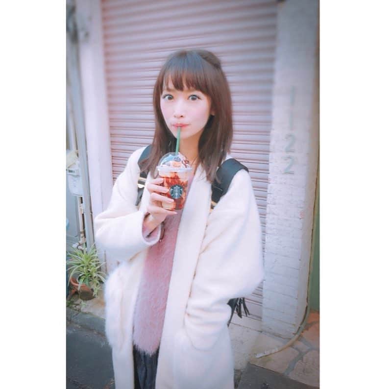 竹田愛のインスタグラム：「お仕事おわりに… スタバのミステリーフラペチーノ♡ ドキドキ🙈しながら飲んだら… めっちゃ美味しかった😍💓 #スタバ #ハロウィン #ミステリーフラペチーノ #starbucks #halloween #めぐさんぽ」