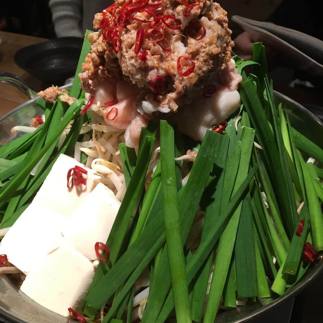 向清太朗さんのインスタグラム写真 - (向清太朗Instagram)「台湾もつ鍋。肉ミンチが載ってて美味しい。 #台湾もつ鍋鎹 #イシバシハザマ石橋 #むちゃくちゃ美味しい #美味」10月28日 14時32分 - tensinmukai