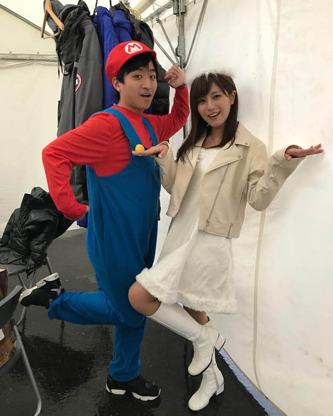 藤井弘輝(ふじいこうき) さんのインスタグラム写真 - (藤井弘輝(ふじいこうき) Instagram)「ご無沙汰の更新。 #めざましテレビ #T_SPOOK #れーみ #今更ですが #大雨の中来てくださった方々ありがとうございました #観たかったアーティストが観られなかった方もいたと思います #ただ少しでも楽しめたのなら幸いです #さてこの日は同期ではれーみが一緒でした #フォトダイアリーでれーみが私のスーパージャンプ写真を出したようですね #その頃はまだ髭がありましたが #喋りにくくて #外しました #チクチクするし痒いし、、、 #本当は #外れて水たまりに髭がダイブしたから外したんですけどね #ちゃんと乾かしましたよ！ #写真溜まっているのでちょこちょこまた更新します」10月28日 10時32分 - fujii_koki_cx