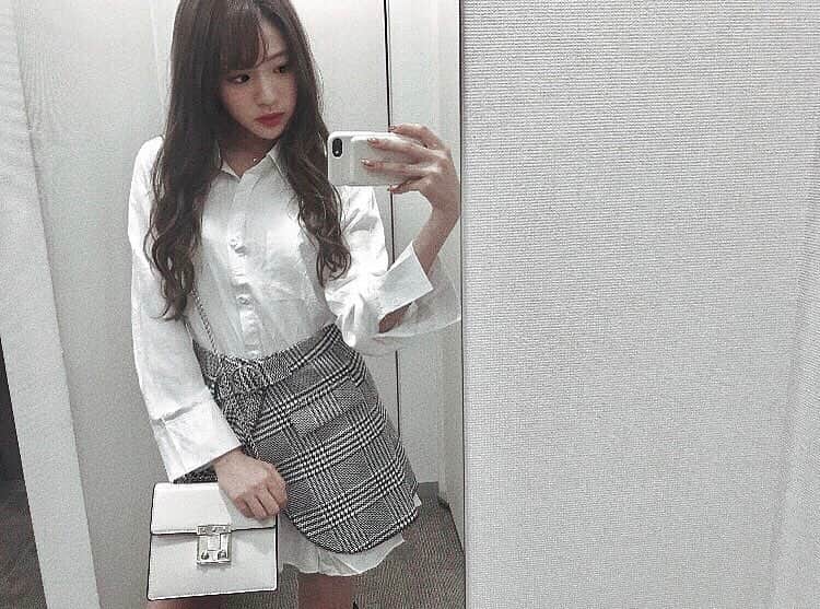 志田友美（ゆうみん）のインスタグラム：「ootd👯❤️ . #ootd #code #todayscode #me #japanesegirl #ig_japan  #autumnfashion #instalike  #instashot #instafashion」