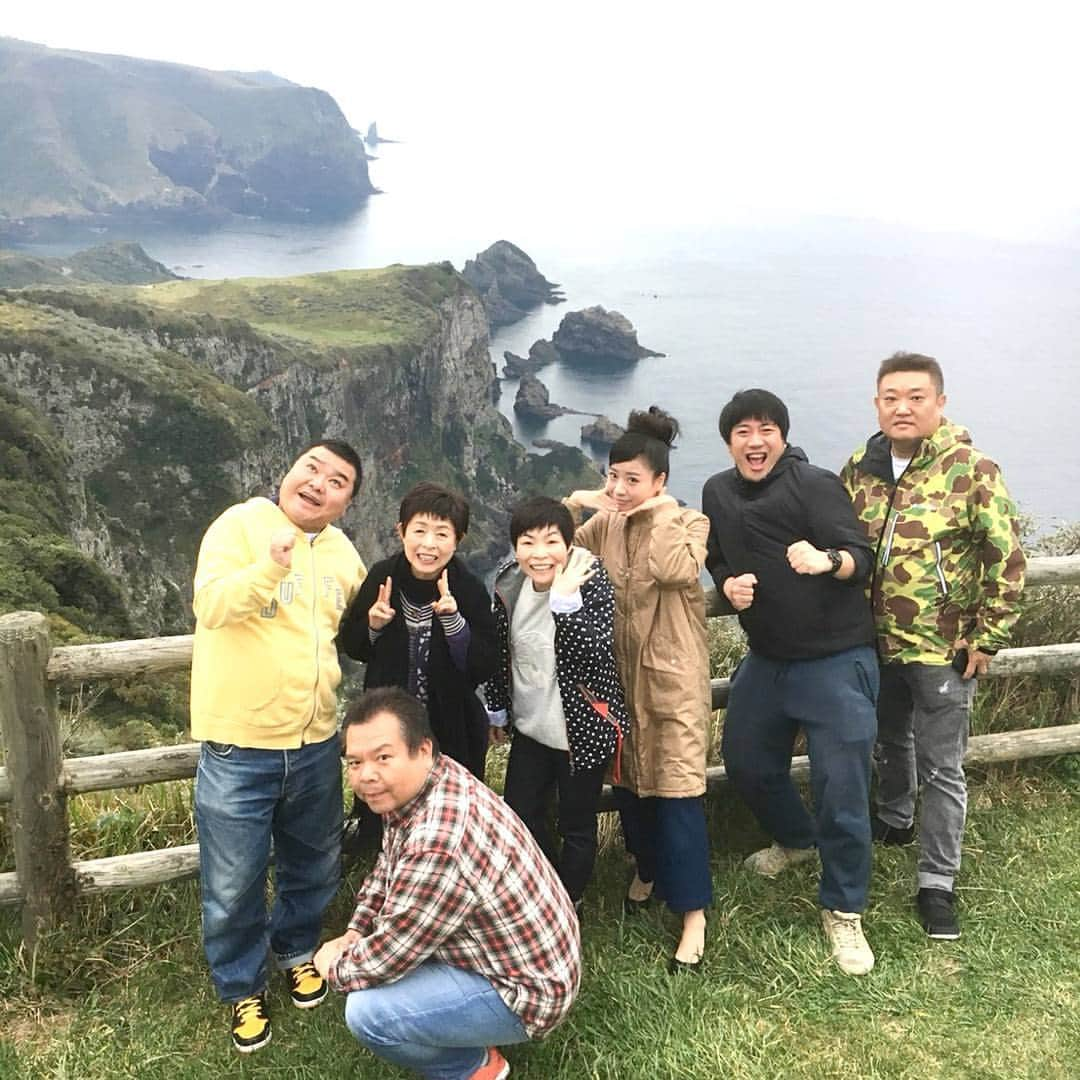 川畑泰史さんのインスタグラム写真 - (川畑泰史Instagram)「#隠岐 #西ノ島 #摩天崖 #牛の放し飼い #馬の放し飼い #絶景 #こんなところ知らんかった #若井みどり #山田花子 #烏川耕一 #今別府直之 #井上安世 #音羽一憲 #新喜劇 #合間に観光 #高所恐怖症 #KPP」10月28日 20時18分 - kawabatayasushi