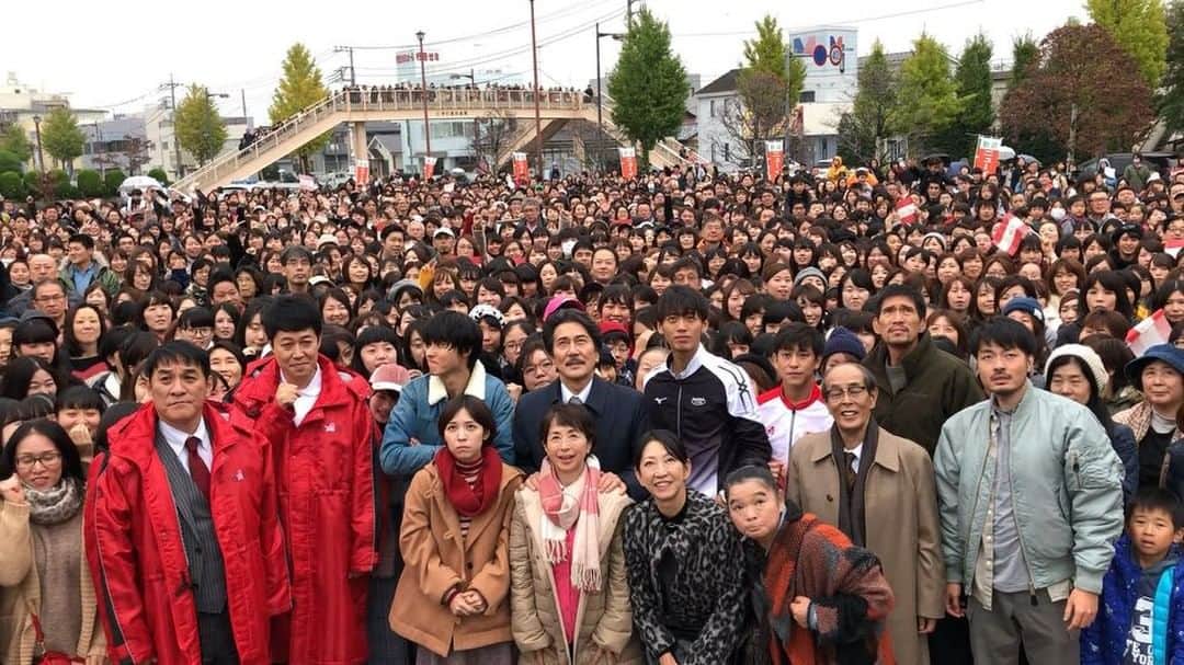TBS「陸王」のインスタグラム：「🌟今夜、『陸王』第２話放送です🌟 📺毎週日曜９時はー？📺 👟『 #陸王 ‼️‼️‼️』👟 #TBS #池井戸潤 #役所広司 #山﨑賢人 #竹内涼真 #阿川佐和子 #志賀廣太郎 #ピエール瀧 #小籔千豊 #佐野岳 👋」