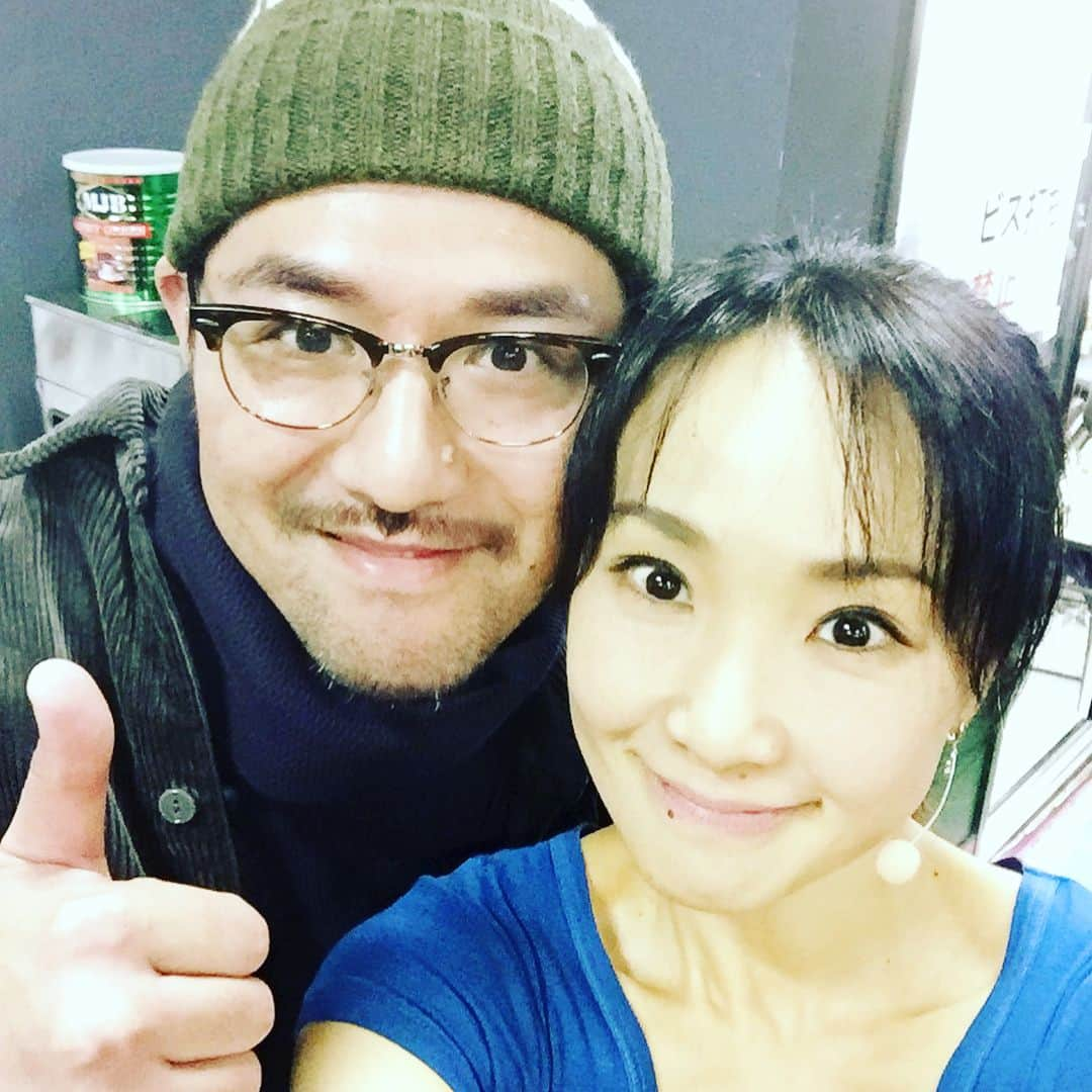 濱田めぐみさんのインスタグラム写真 - (濱田めぐみInstagram)「メンフィスの最終通し稽古で吉原光夫君が来たよ〜〜。初演のボビー！ありがとう😊そして いよいよ 劇場入りだぞお。早いなあ^ ^ 頑張りまーす😄😄😄🎉ハッカドゥ〜〜❗️ #メンフィス #ハッカドゥ #吉原光夫 #飯野めぐみ」11月27日 9時22分 - megumi_hamada