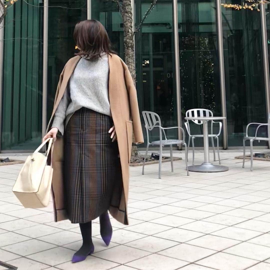 のインスタグラム：「昨日は @aqua44aki0819  ちゃんとランチ❤️ コート#madisonblue #マディソンブルー ニット#galerievie #ギャルリーヴィー  スカート#ebure #エブール パンプス#ninaricci #ニナリッチ バッグ#jandmdavidson  #コートがあったかすぎて暑かった#ヒートテック効果かも」