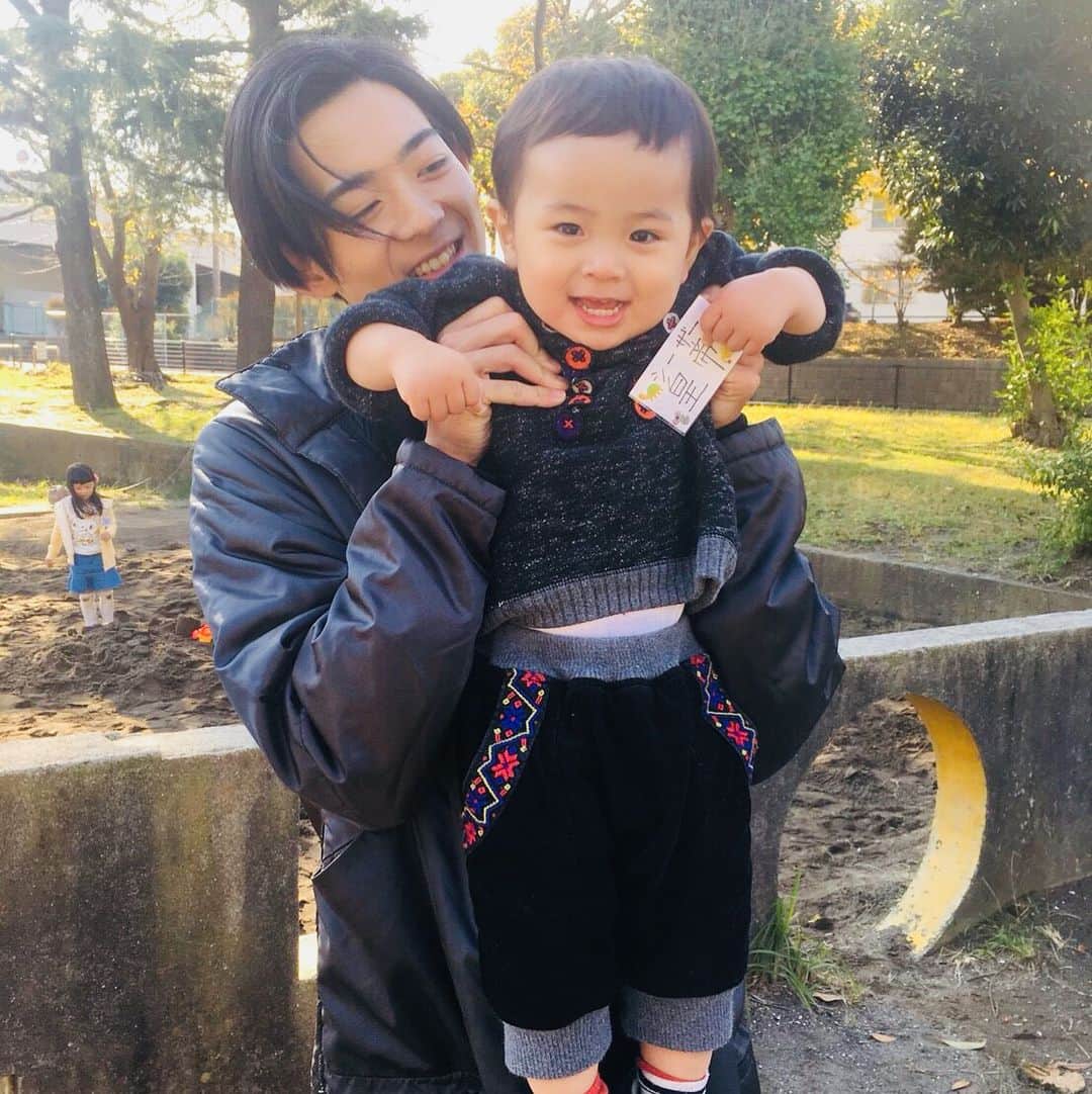 テレビ朝日「オトナ高校」のインスタグラム：「. イクメン翔馬パパ💗 . #オトナ高校 第6話 #テレビ朝日 #竜星涼 #ペガサス #🦄 #ぬおおおおお #この気持ち #処理できない #たまらなくて #たまらなくて #震える #ペガサスとシーザー #どっちがかわいいか #選べません😭💓💓💓」