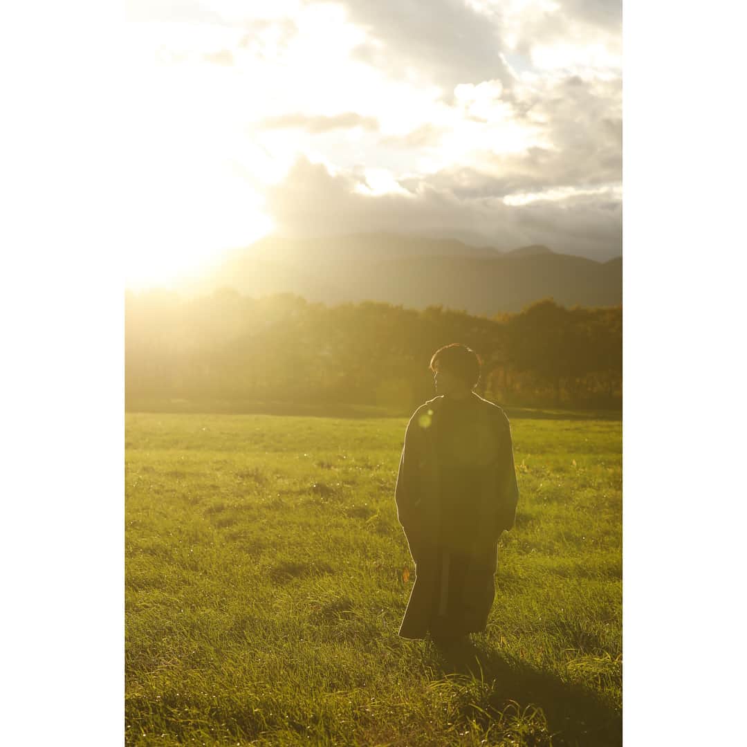 岩田剛典さんのインスタグラム写真 - (岩田剛典Instagram)「Our new song "J.S.B. HAPPINESS"  dropped on Youtube🙏🏻✨ https://m.youtube.com/watch?v=OkcemBoW-jY  #🌈」11月23日 12時08分 - takanori_iwata_official