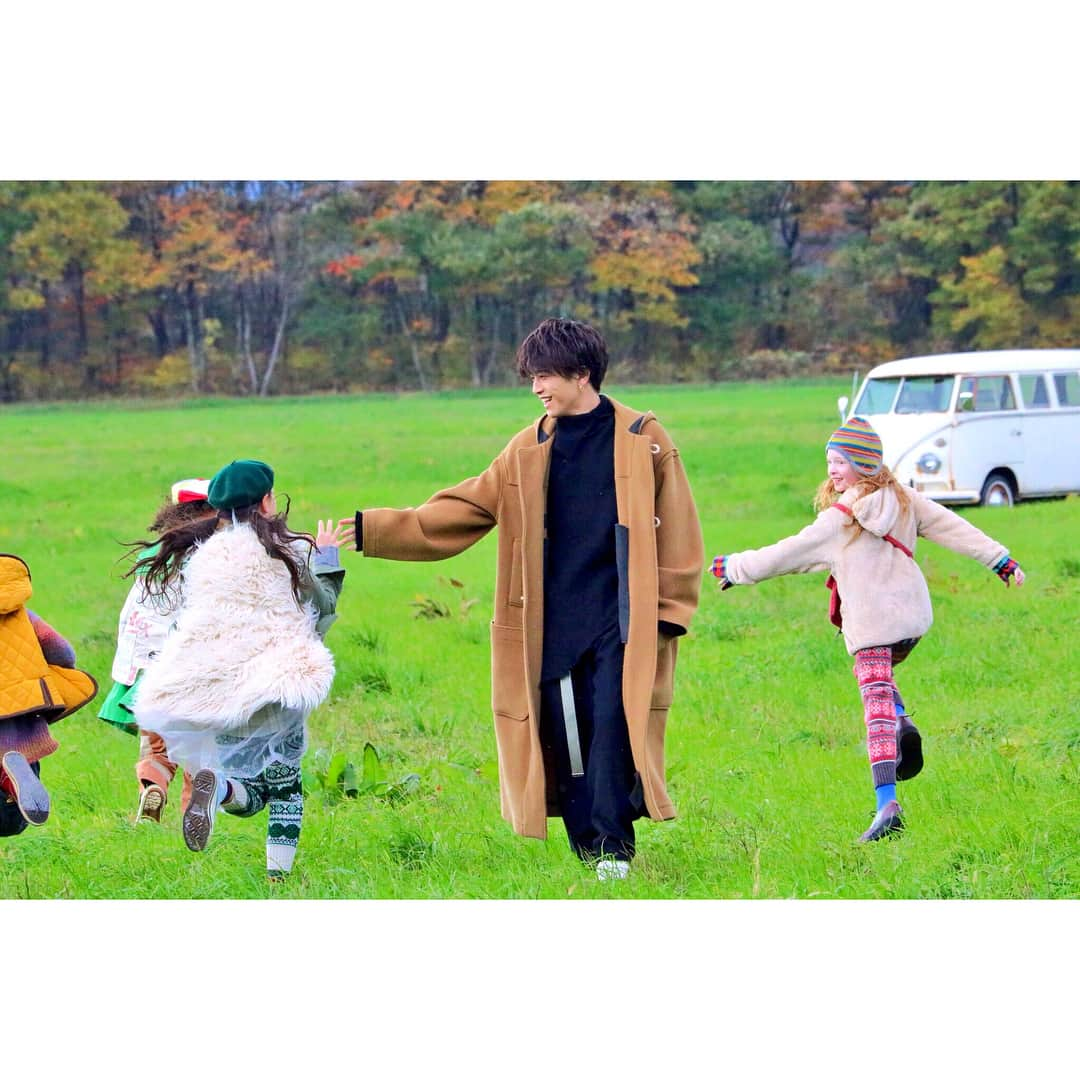 岩田剛典さんのインスタグラム写真 - (岩田剛典Instagram)「Our new song "J.S.B. HAPPINESS"  dropped on Youtube🙏🏻✨ https://m.youtube.com/watch?v=OkcemBoW-jY  #🌈」11月23日 12時08分 - takanori_iwata_official