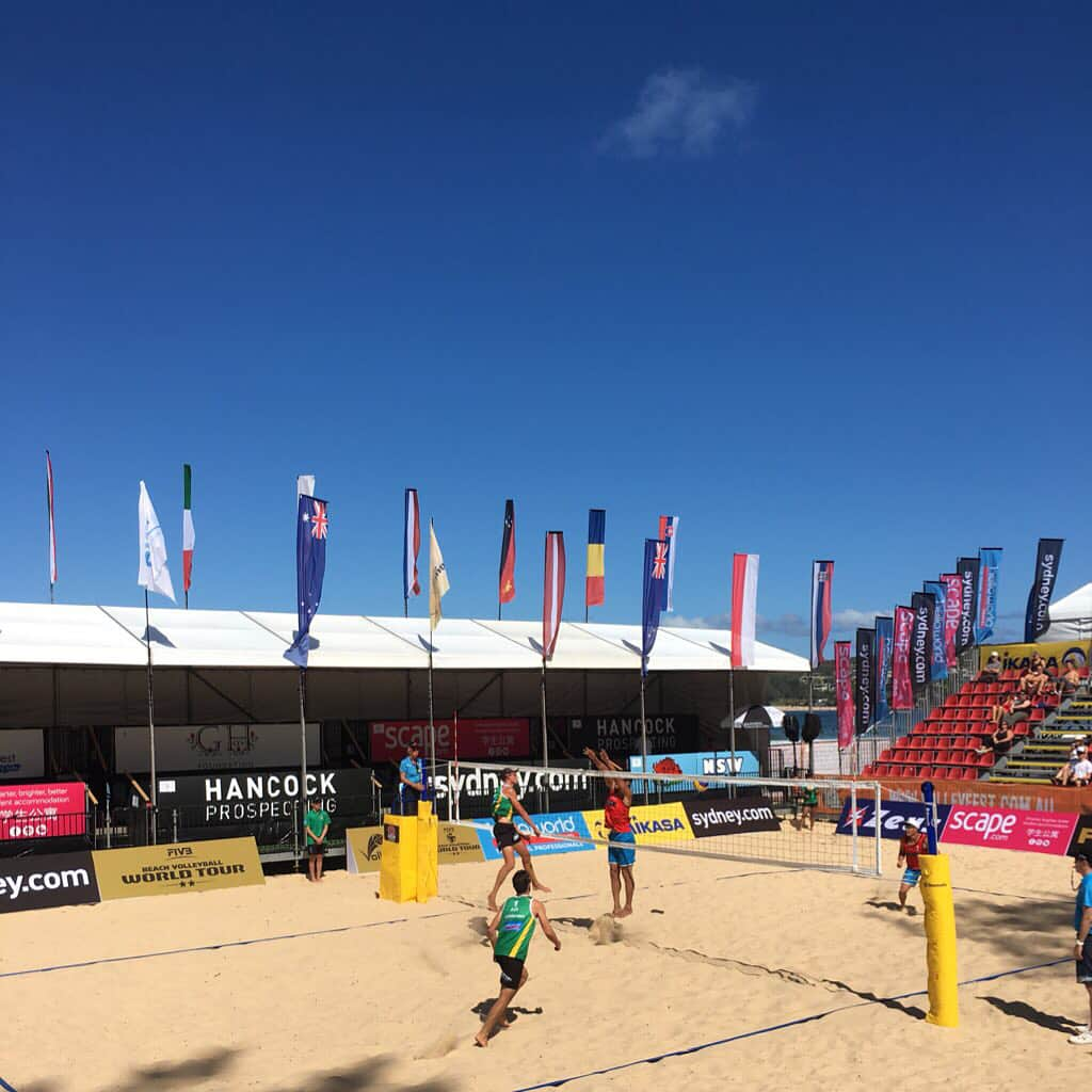 溝江明香さんのインスタグラム写真 - (溝江明香Instagram)「#Sydney2star Women’s main draw starts tomorrow! The last tournament of 2017 season👙🏐 今年最後のワールドツアー、頑張ります！明日は2試合。まず1試合目バヌアツに勝つぞ‼︎応援よろしくお願いします📣🇯🇵現地にいる日本の方も観に来てくれると嬉しいです！サイドコートは無料ですよ🇦🇺🇯🇵💁🏽‍♀️💗 頑張ります！！！！！寝る！  #sydney2star #Fivb #worldtour #beachvolleyball #teamjapan #toyota #athome #descente #oakley #glicopowerproduction #manlybeach」11月23日 19時02分 - sayakamizoe