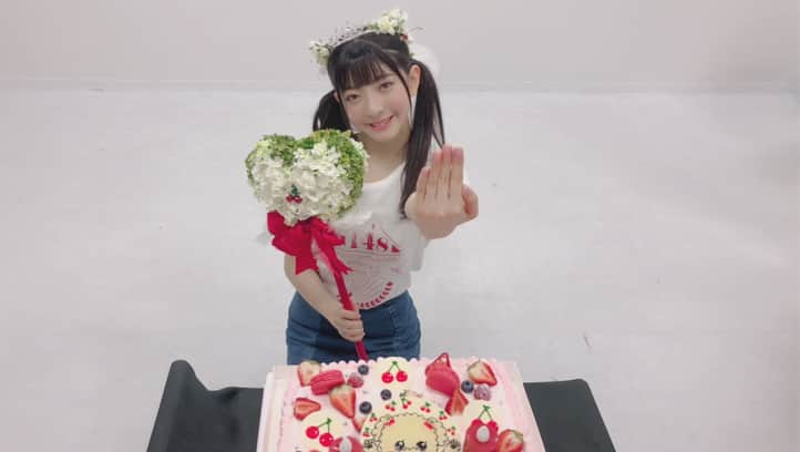 西潟茉莉奈さんのインスタグラム写真 - (西潟茉莉奈Instagram)「りこの生誕祭🍒🎉💗✨とっても熱いりこのコールがたくさん聴こえて泣いて笑って最高の生誕祭でした😭✨✨✨お誕生日おめでとう😆🍒✨とっても可愛くて優しくて面白くてぶっ飛んでる天使のりこにとって素敵な17歳になりますように🙏❣️✨#菅原りこ生誕祭 #seventeen #happybirthday #love」11月23日 22時15分 - marina_1016.n