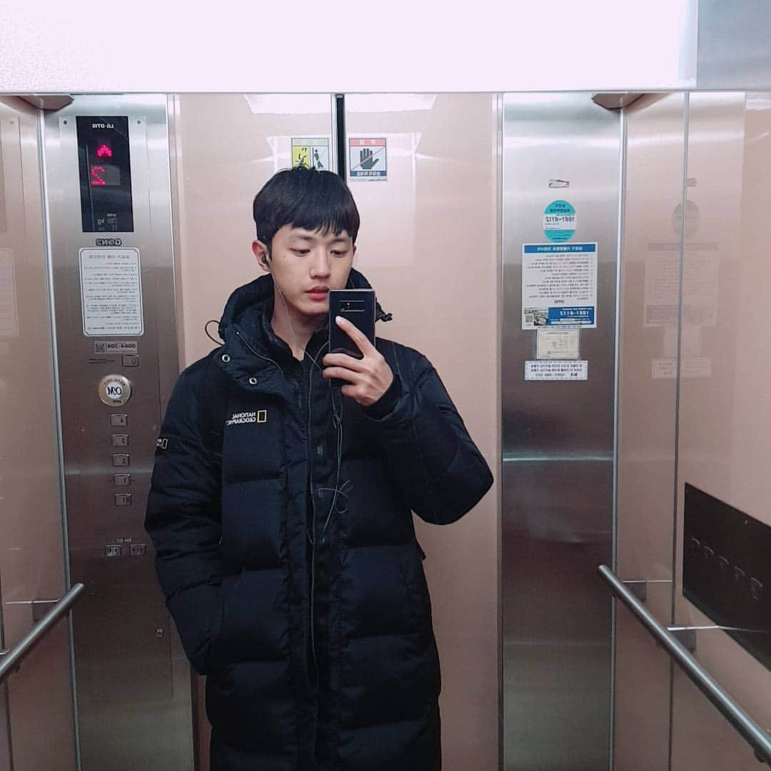 カン・ユンジェのインスタグラム：「생일이니까 한장📷」