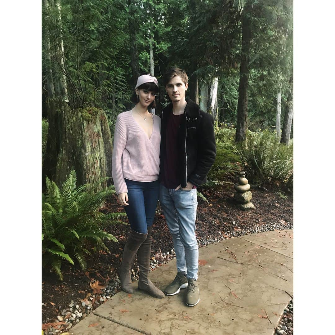 Breonne Rittingerのインスタグラム：「So thankful that I found my person. Someone that makes me excited for every single thing that life brings our way. I couldn’t be a more complete/happy girl without you by my side through everything. #thanksgiving #thankful #loveyou #happy #washington #family」